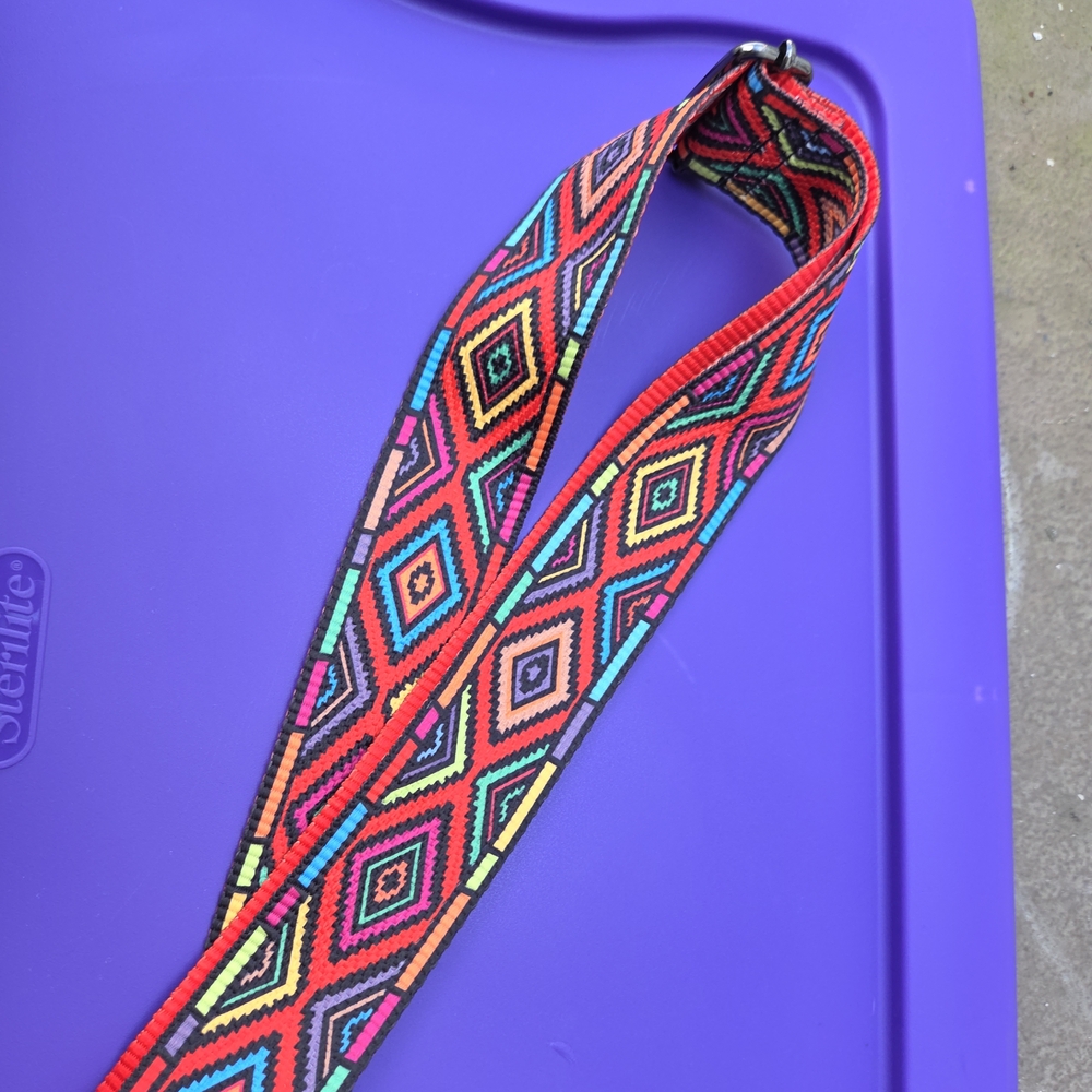 Multicolor Geometric Pattern Strap - image 4